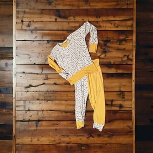 2t yellow lounge set